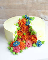 Праздничный торт «Цветы из торта»
