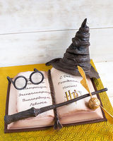 Детский торт «Книга Гарри Поттера и говорящая шляпа»