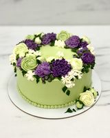 Праздничный торт «Розы-хризантемы»
