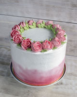 Праздничный торт «Венок из розовых роз»