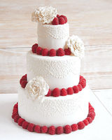 Свадебный торт «Белый с малиной»