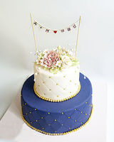 Свадебный торт «Цветы и флажки»