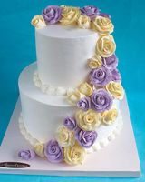 Свадебный торт «Гирлянда сиренево-бежевых роз»