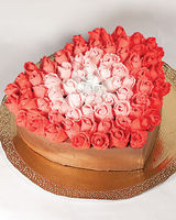 Свадебный торт «Сердце из роз»