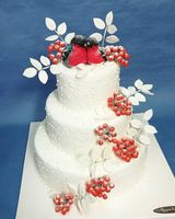 Свадебный торт «Снегири»
