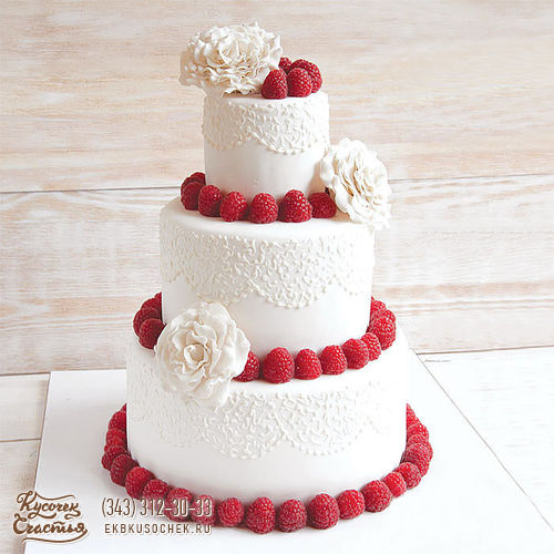 Свадебный торт «Белый с малиной»